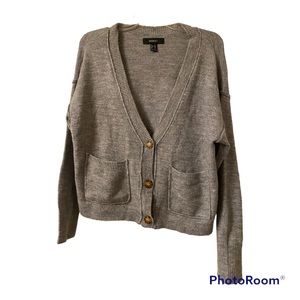 Forever 21 Grey cardigan with brown buttons